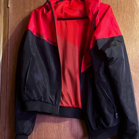 Women’s Medium rain jacket - Picture 2 of 2